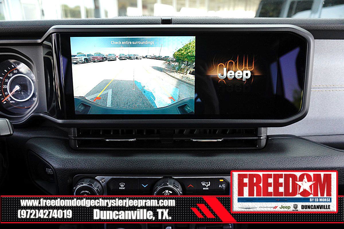 Used 2025 Jeep Gladiator Sport AWD/4WD image 21