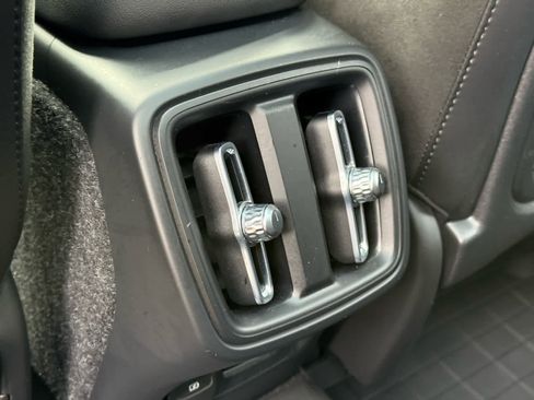 Used 2022 Volvo XC40 T5 R-Design w/ Advanced Package image 31