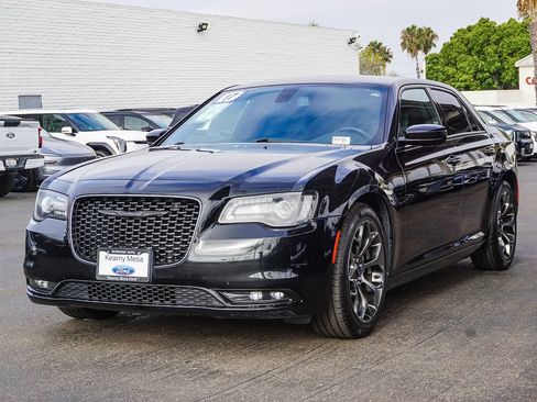Used 2017 Chrysler 300 S RWD image 3