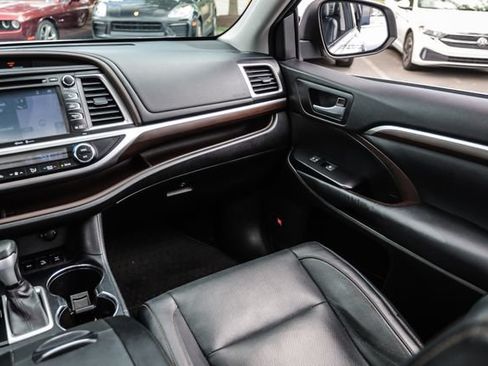 Used 2015 Toyota Highlander Limited Platinum AWD/4WD image 45