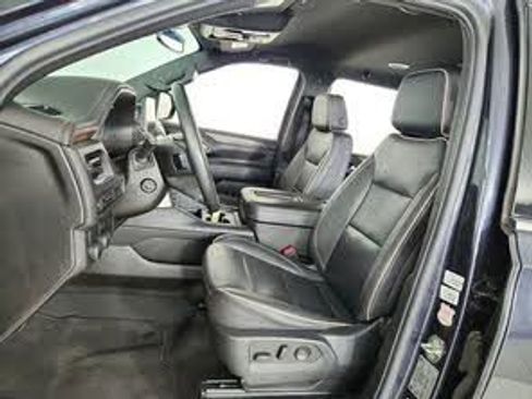 Used 2023 Chevrolet Suburban Premier image 14