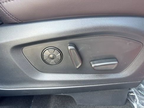 New 2026 Ford Explorer Platinum image 24