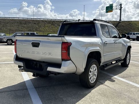 Used 2024 Toyota Tacoma SR5 image 11
