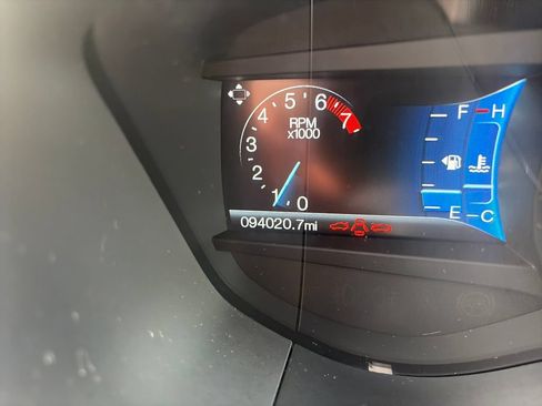 Used 2017 Ford Fusion SE w/ Fusion SE Technology Package FWD image 17