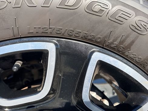 Used 2025 Ford F250 Platinum image 37