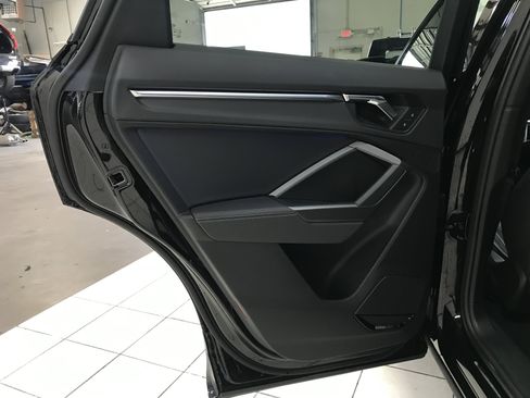 Used 2023 Audi Q3 2.0T Premium Plus w/ Premium Plus Package AWD/4WD image 9