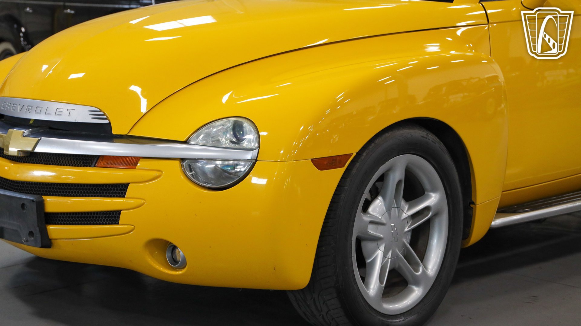 Used 2004 Chevrolet SSR w/ Preferred Equipment Group RWD image 15