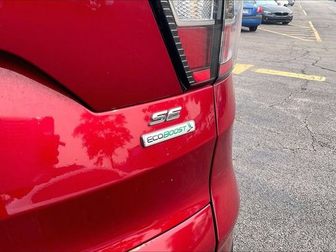 Used 2017 Ford Escape SE w/ SE Cold Weather Package FWD image 9