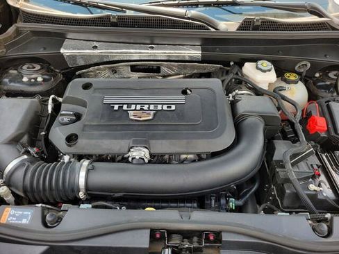 Used 2023 Cadillac XT4 Luxury w/ Cold Weather Package image 12