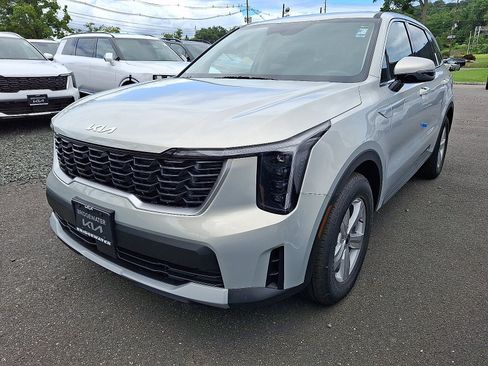 New 2026 Kia Sorento LX FWD image 3