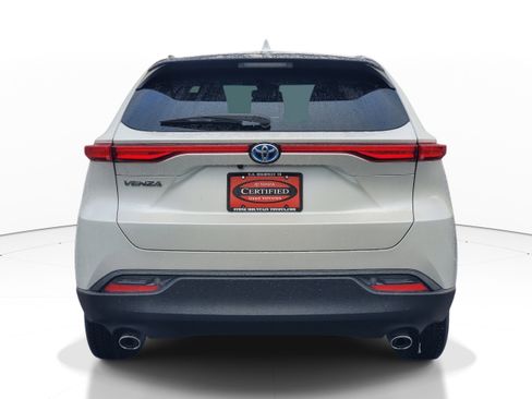 Certified 2023 Toyota Venza LE image 5