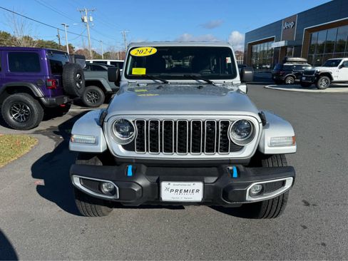Used 2024 Jeep Wrangler Sahara image 2
