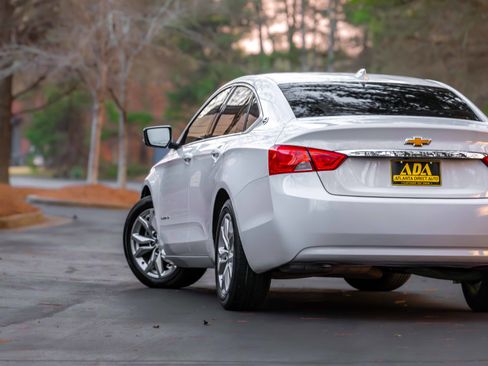 Used 2019 Chevrolet Impala LT image 29