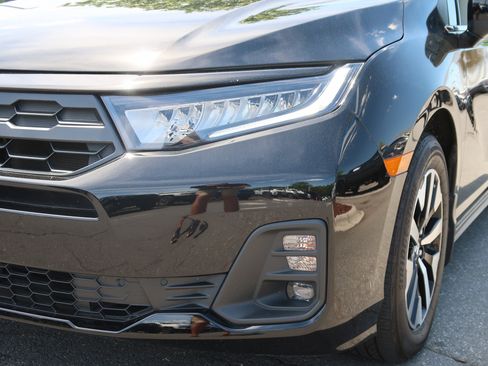 Used 2025 Honda Odyssey EX-L image 6