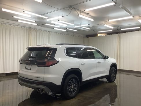 Used 2025 GMC Acadia Elevation FWD image 6