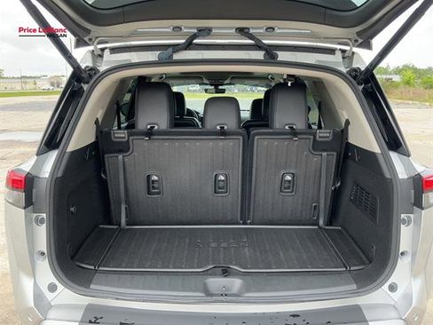 Used 2024 Nissan Pathfinder SL w/ SL Premium Package FWD image 19