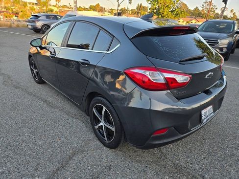 Used 2017 Chevrolet Cruze LT FWD image 13