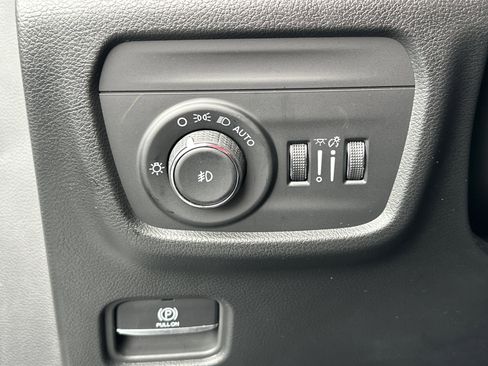 New 2026 Jeep Grand Cherokee Limited Reserve image 11