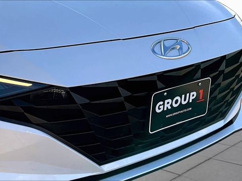 Used 2022 Hyundai Elantra SEL w/ Cargo Package FWD image 27