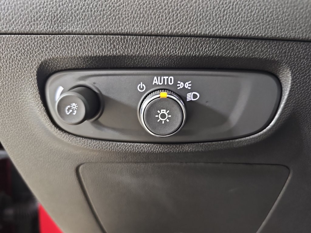 Certified 2024 Buick Encore GX Preferred w/ Comfort Package FWD image 32