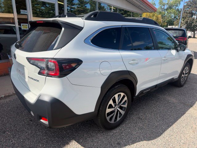 Used 2023 Subaru Outback Premium AWD/4WD image 7