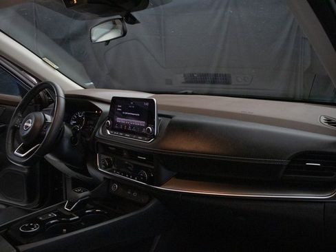 Used 2023 Nissan Rogue SV w/ SV Premium B Package image 15