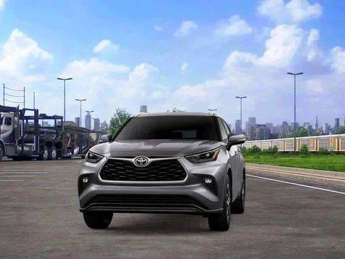 New 2026 Toyota Highlander XLE AWD/4WD image 18
