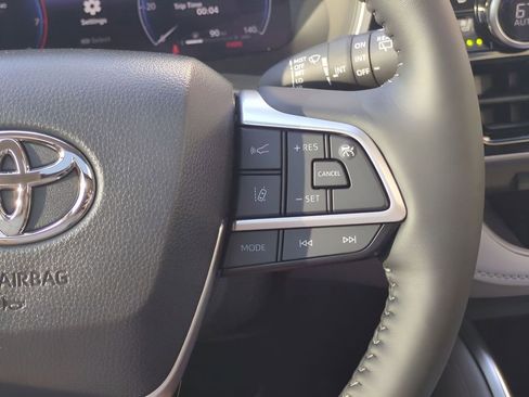 New 2026 Toyota Highlander Limited image 27