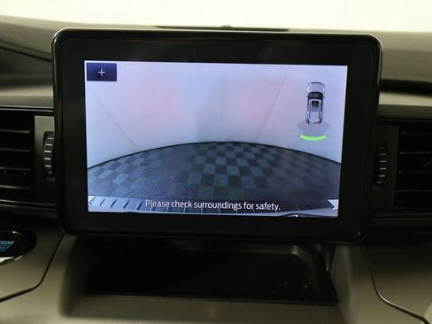 Used 2022 Ford Explorer XLT image 45