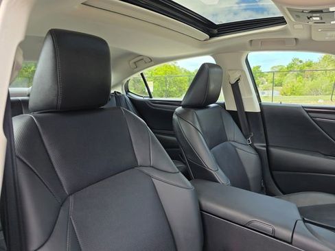 Used 2020 Lexus ES 350 w/ Premium Package image 11