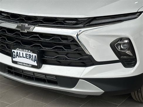New 2025 Chevrolet Blazer LT w/ Driver Confidence Package image 6