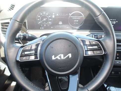 Used 2024 Kia Seltos S AWD/4WD image 17