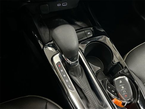 Used 2024 Chevrolet Trax ACTIV w/ Sunroof Package image 16