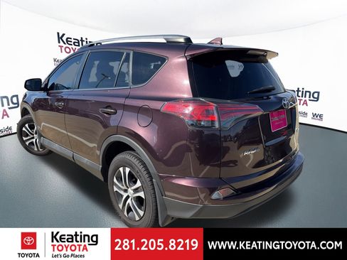 Used 2018 Toyota RAV4 LE image 5