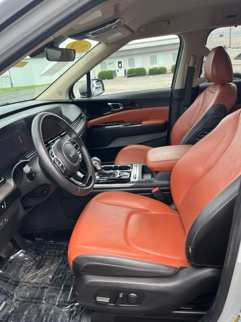 Used 2024 Kia Carnival SX FWD image 11