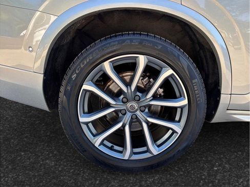 Used 2018 Volvo XC90 T6 Momentum w/ Convenience Package AWD/4WD image 15