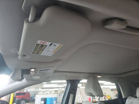 Used 2023 Nissan Ariya AWD image 11