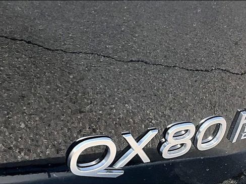 New 2026 INFINITI QX80 Luxe image 8