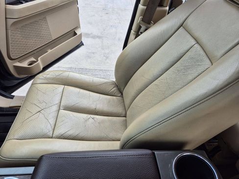 Used 2013 Ford Expedition XLT image 22