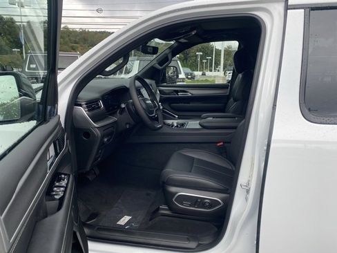 New 2025 Jeep Wagoneer L Series II w/ Convenience Group I image 16