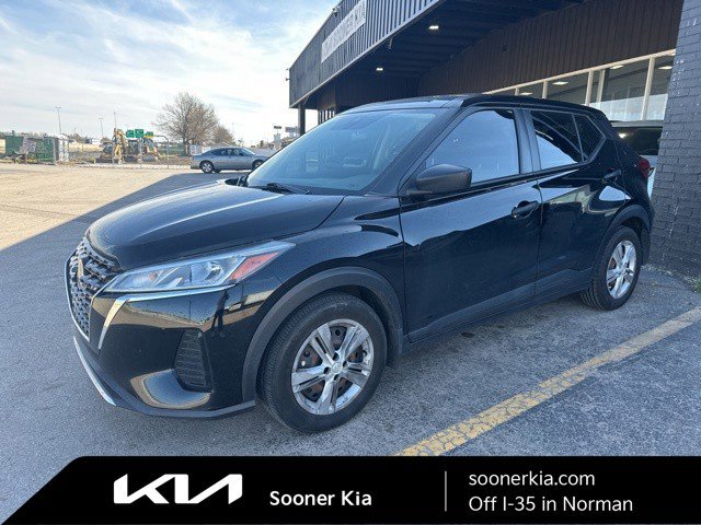 Used 2021 Nissan Kicks S FWD image 1
