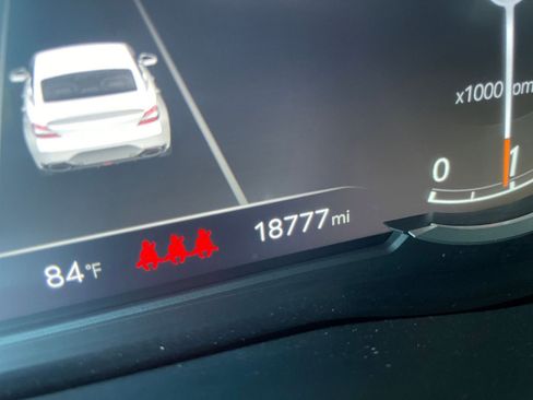 Used 2025 Genesis G70 2.5T image 40