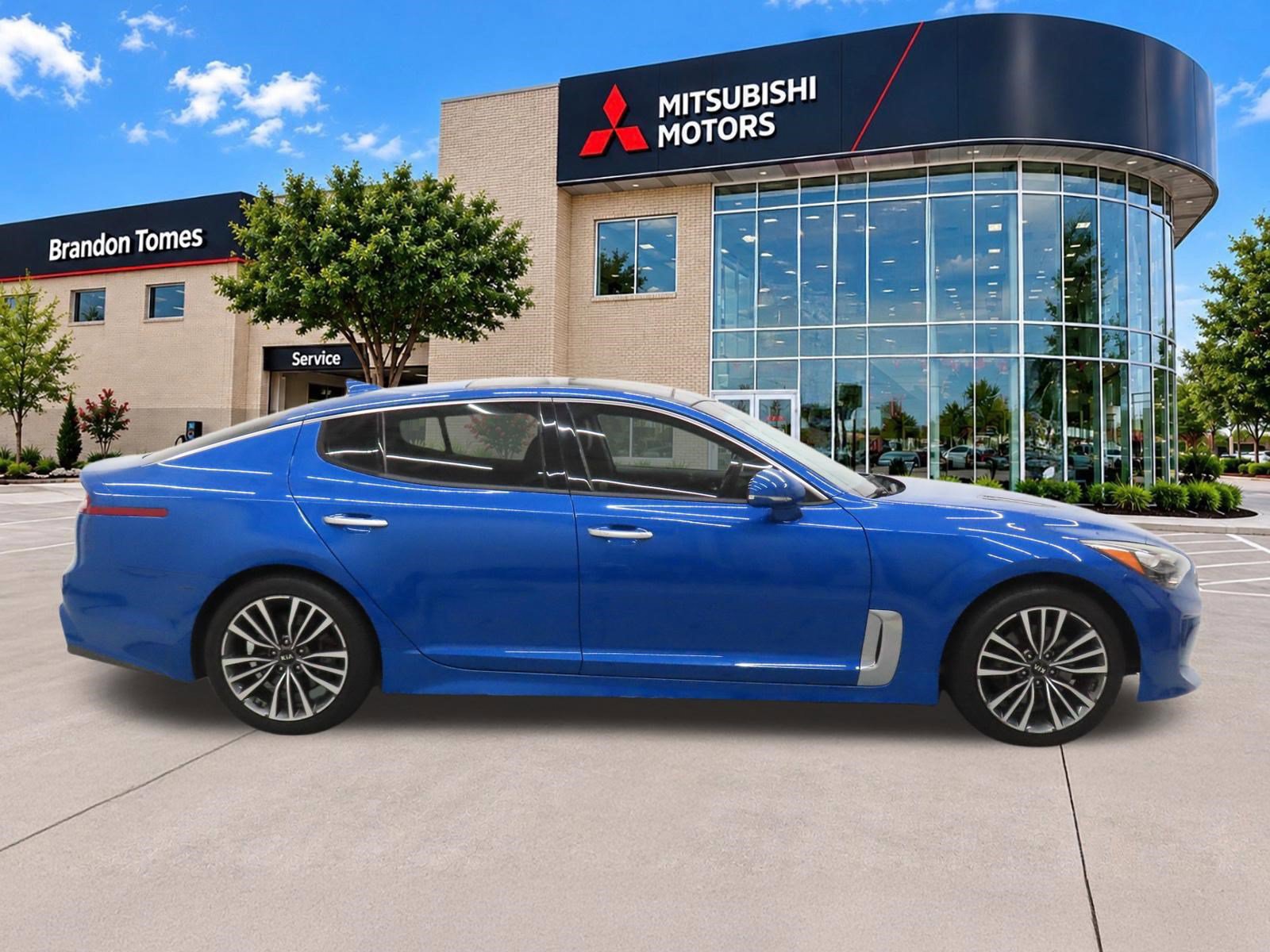 Used 2018 Kia Stinger Premium AWD/4WD image 2