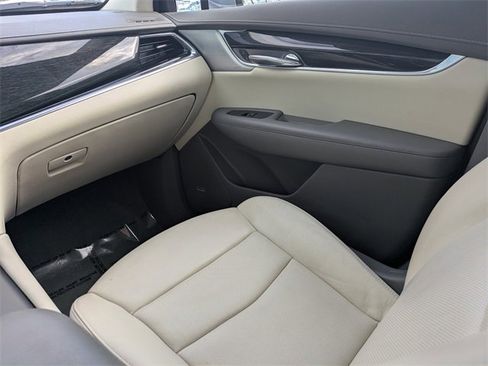 Used 2023 Cadillac XT6 Premium Luxury image 22