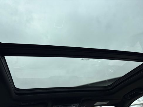 Used 2021 GMC Yukon XL Denali w/ LPO, Illumination Package image 7