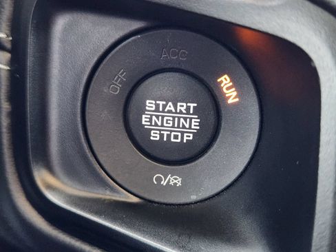 Used 2025 Jeep Wrangler Unlimited Rubicon AWD/4WD image 21