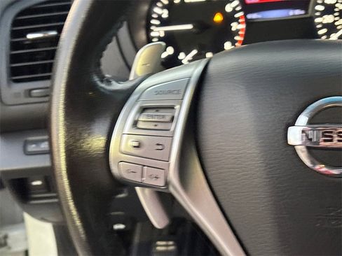 Used 2017 Nissan Altima 2.5 SR w/ Midnight Edition Package image 16