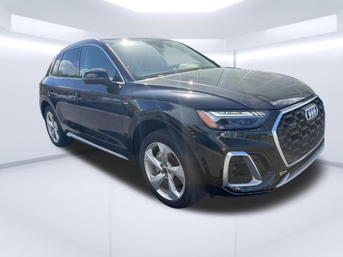 Used 2023 Audi Q5 2.0T Prestige w/ Prestige Package image 1