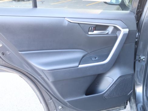 Used 2025 Toyota RAV4 XLE FWD image 10