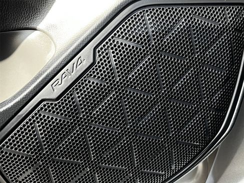 Used 2025 Toyota RAV4 LE image 22